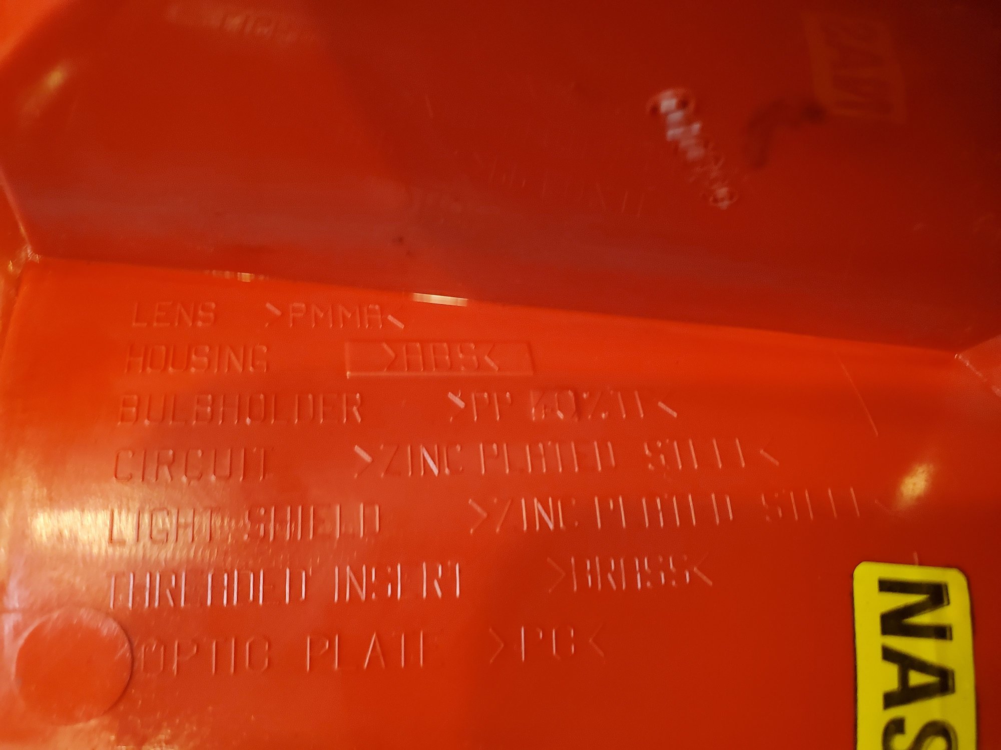Lights - Early, 1998 Discovery 2 tail lights, red and white - Used - -1 to 2024  All Models - Lawrence Township, NJ 08648, United States