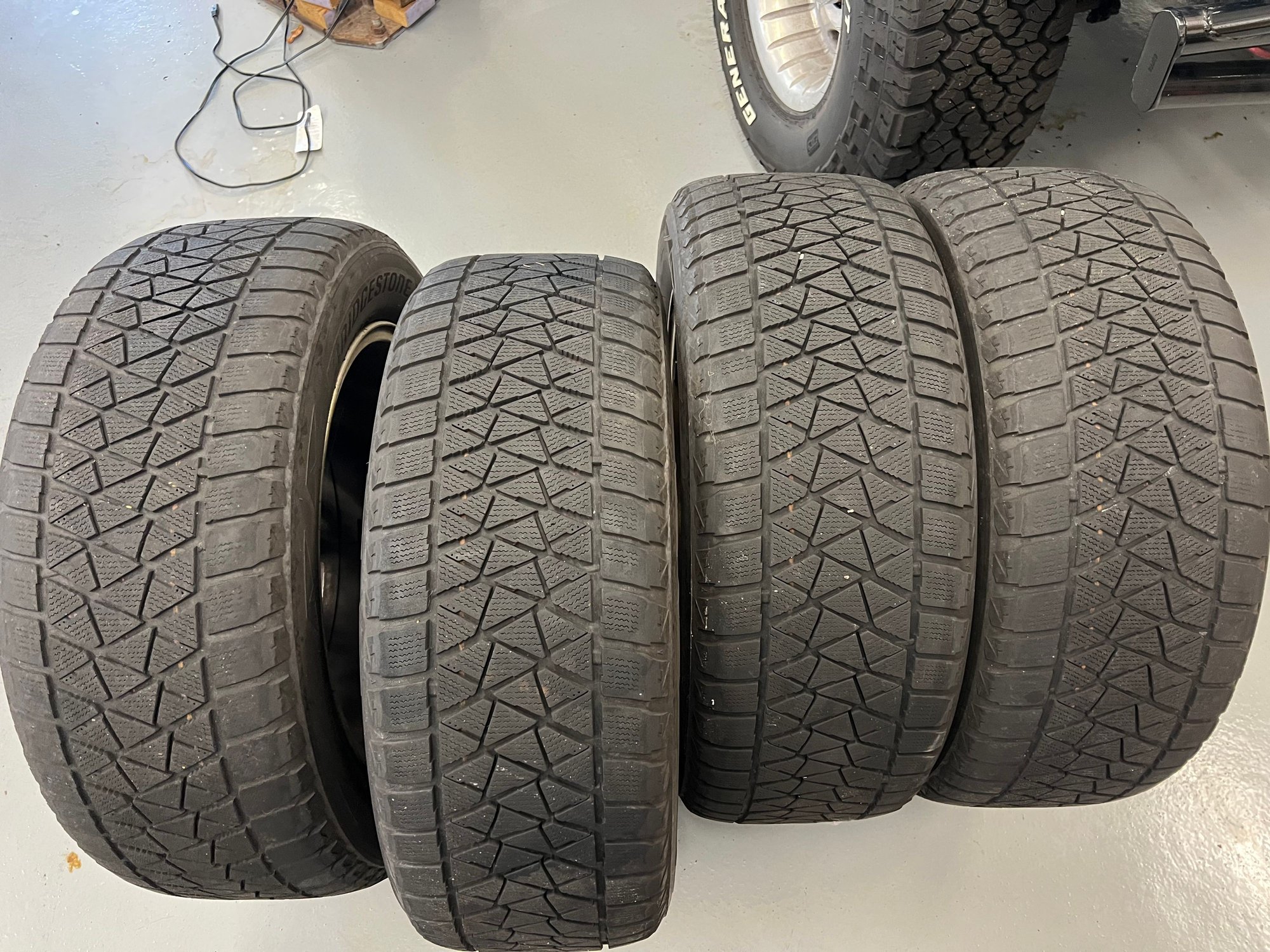 Wheels and Tires/Axles - OEM LR4 wheels with Blizzak Snow tires - Used - 2010 to 2016 Land Rover LR4 - 2005 to 2009 Land Rover LR3 - Ellicott City, MD 21043, United States