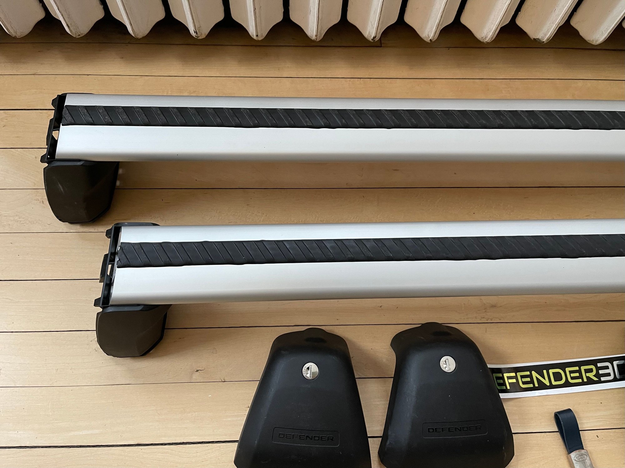 Exterior Body Parts - New Defender Roof Crossbars for 90 & 110 - Used - 2020 to 2022 Land Rover Defender - Chicago, IL 60625, United States