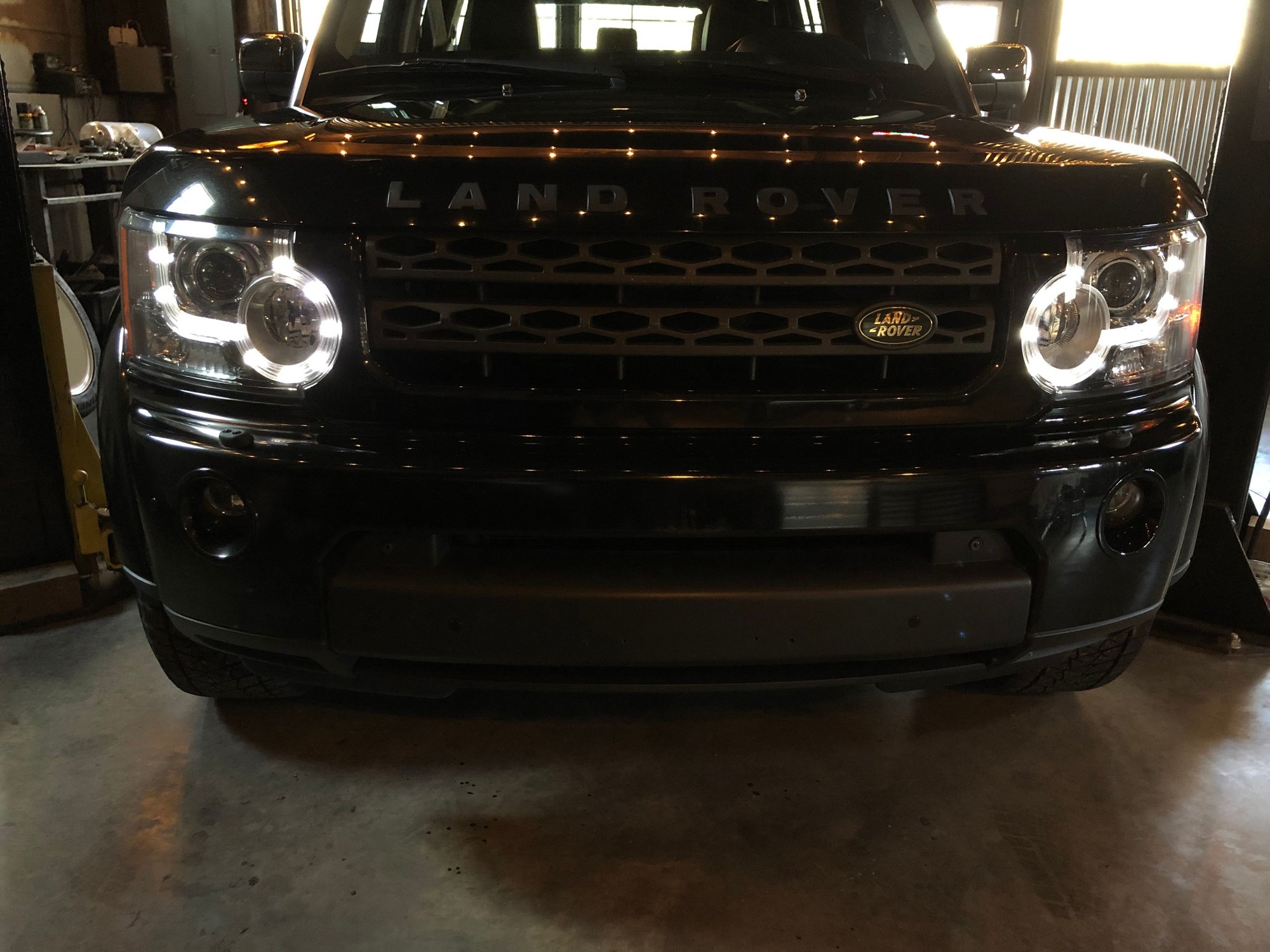 2010 Land Rover LR4 - 2010 Land Rover LR4 Lux plus HD package - very low miles - $21,500 obo - Used - VIN SALAK2D41AA539013 - 8 cyl - AWD - Automatic - SUV - Black - Chattanooga, TN 37353, United States