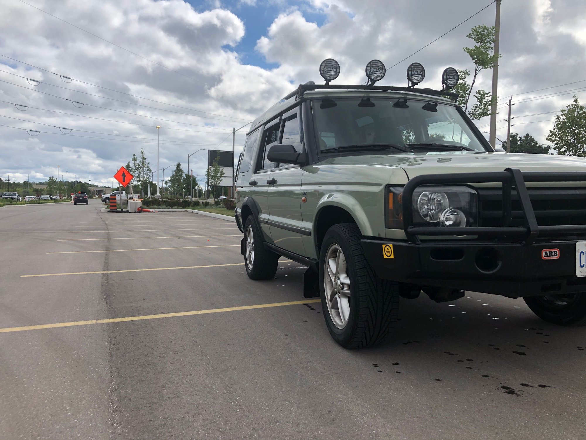 2004 Land Rover Discovery - 2004 discovery - Used - VIN SALTW19404A842448 - 71,000 Miles - 8 cyl - 4WD - Automatic - SUV - Other - Cambridge, ON N1R7J7, Canada