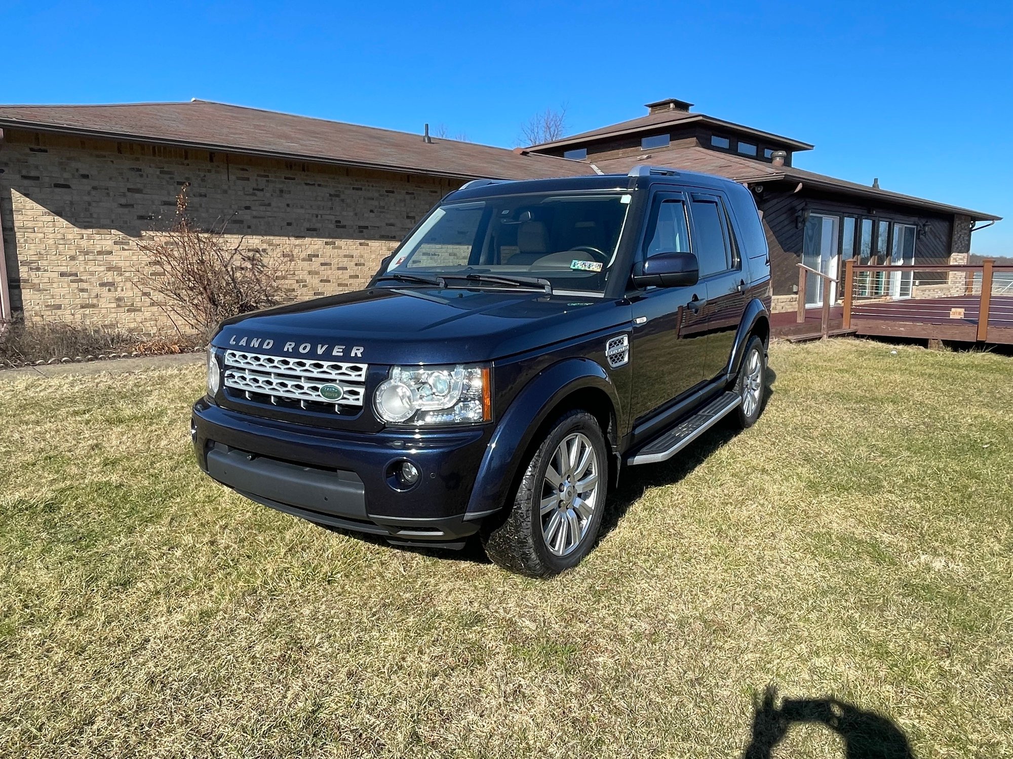 2013 Land Rover LR4 - Well Cared For 2013 Loire Blue L - Used - VIN SALFR2BG2DH365401 - 186,635 Miles - 8 cyl - AWD - Automatic - SUV - Blue - Pittsburgh, PA 15086, United States