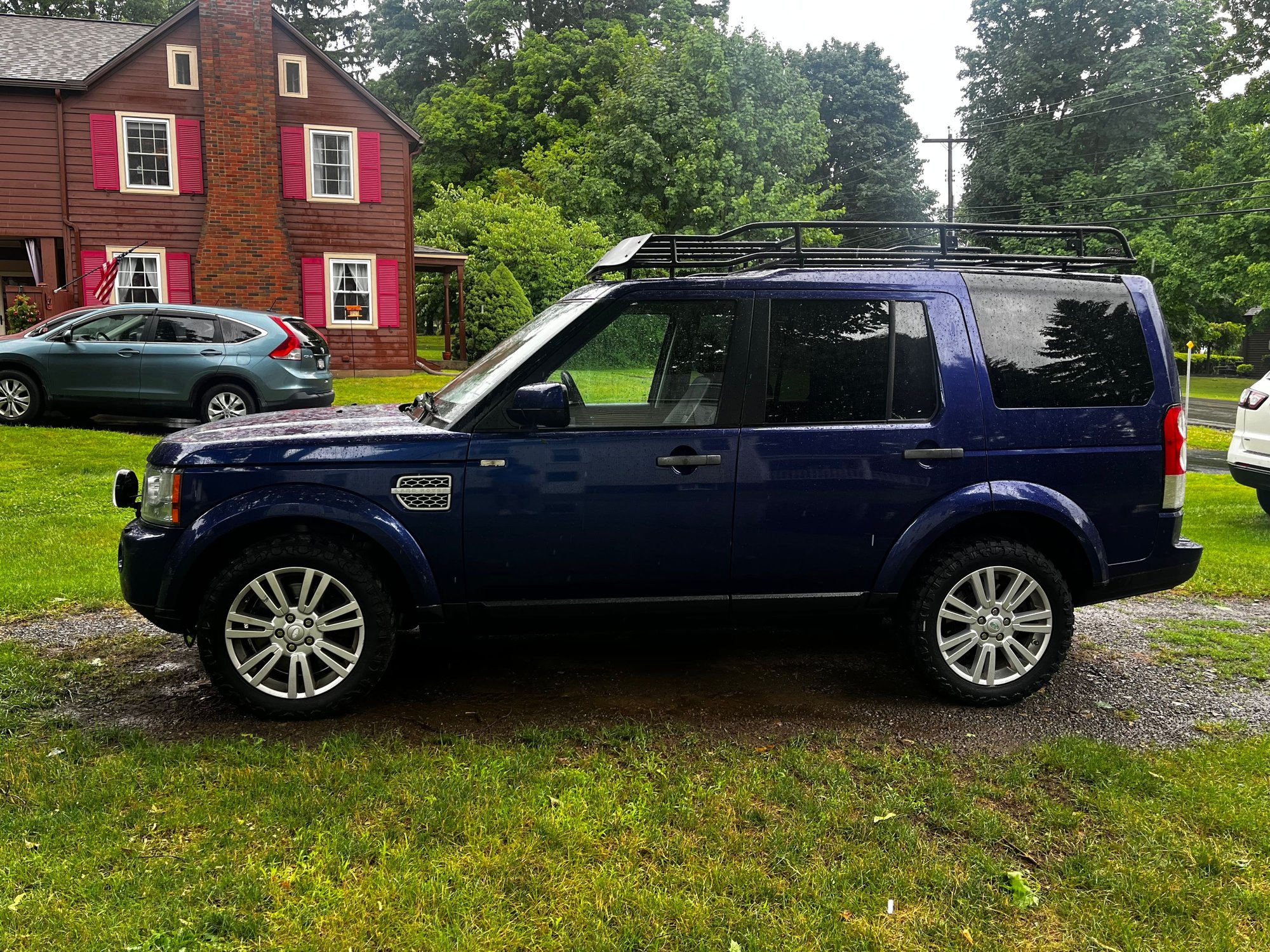 2011 Land Rover LR4 - 2011 LR4 For Sale - Used - VIN SALAG2D47BA560225 - 149,000 Miles - 8 cyl - AWD - Automatic - SUV - Blue - Utica, NY 13501, United States
