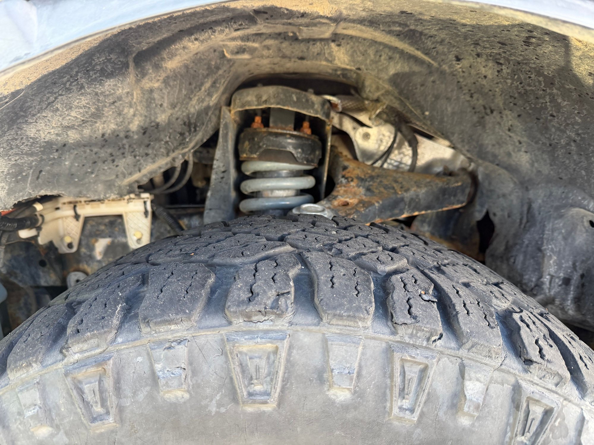 2013 Land Rover LR4 - Heavily modified HD 2013 LR4 for sale, blown engine... - Used - VIN SALAG2D42DA699584 - 8 cyl - 4WD - Automatic - SUV - Orange - Huntington Beach, CA 92649, United States