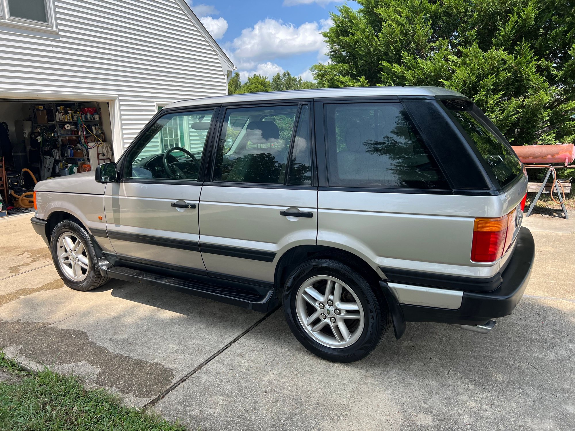 1999 Land Rover Range Rover - 1999 p38 hse - Used - VIN SALPV1444XA424295 - 133,000 Miles - 8 cyl - 4WD - Automatic - SUV - Beige - Chesapeske, VA 23322, United States