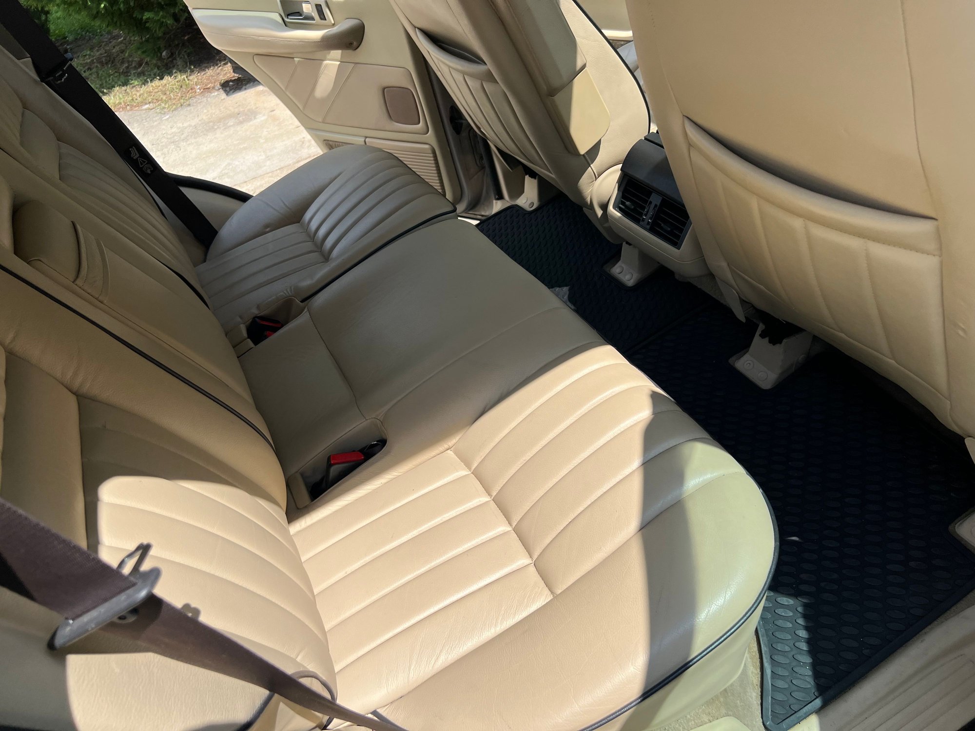 1999 Land Rover Range Rover - 1999 p38 hse - Used - VIN SALPV1444XA424295 - 133,000 Miles - 8 cyl - 4WD - Automatic - SUV - Beige - Chesapeske, VA 23322, United States