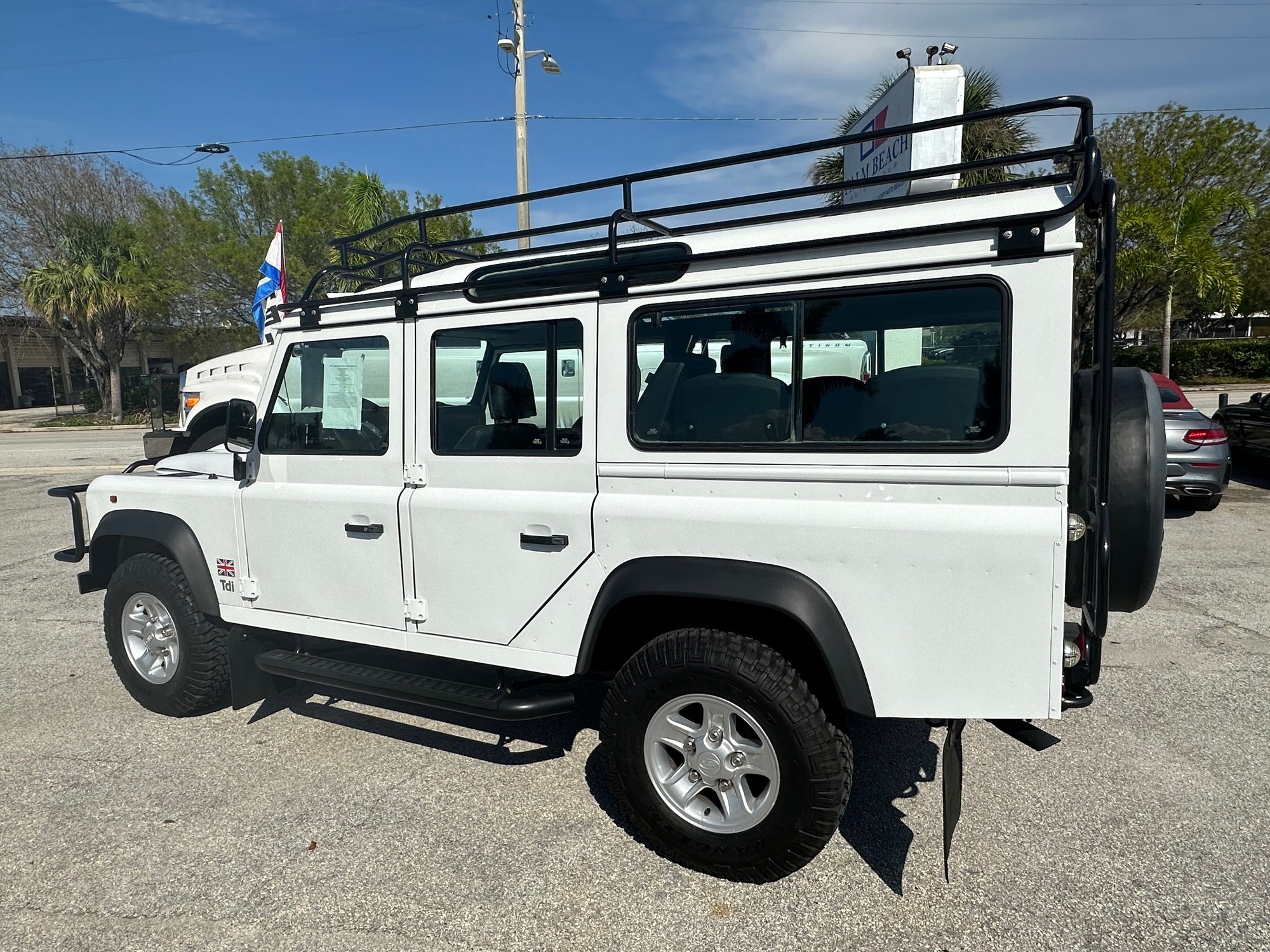 1995 Land Rover Defender 90 - 1995 land rover defender 110 - Used - VIN SALLDHM68MA968960 - 151,788 Miles - 4 cyl - 4WD - Manual - Wagon - White - Delray Beach, FL 33483, United States