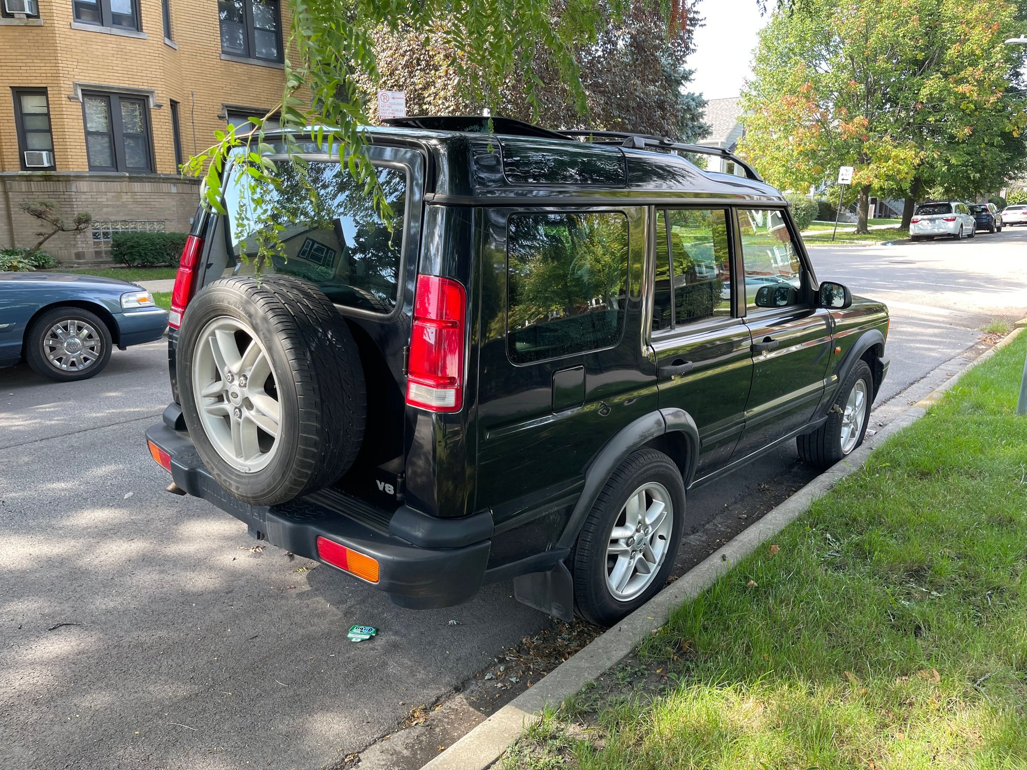 2002 Land Rover Discovery - 2002 Discovery II with added Center Differential Transfer Case. - Used - VIN SALTY12402A739483 - 188,000 Miles - 8 cyl - 4WD - Automatic - SUV - Black - Chicago, IL 60618, United States