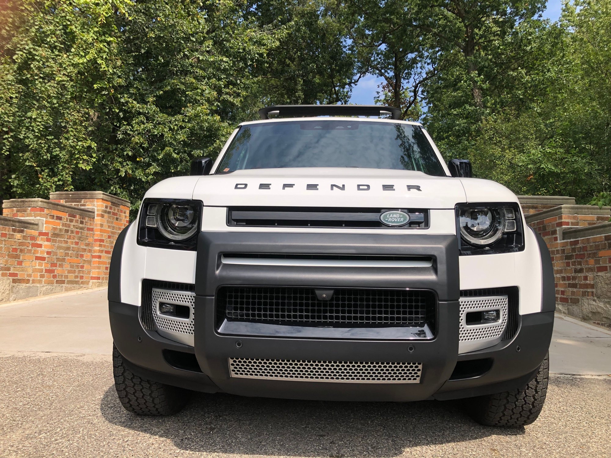 2023 Land Rover Defender - 2023 Land Rover Defender 30th anniversary for sale! - Used - VIN salej7ex3p2113336 - 14,500 Miles - 4 cyl - 4WD - Automatic - SUV - White - Rochester Hills, MI 48309, United States
