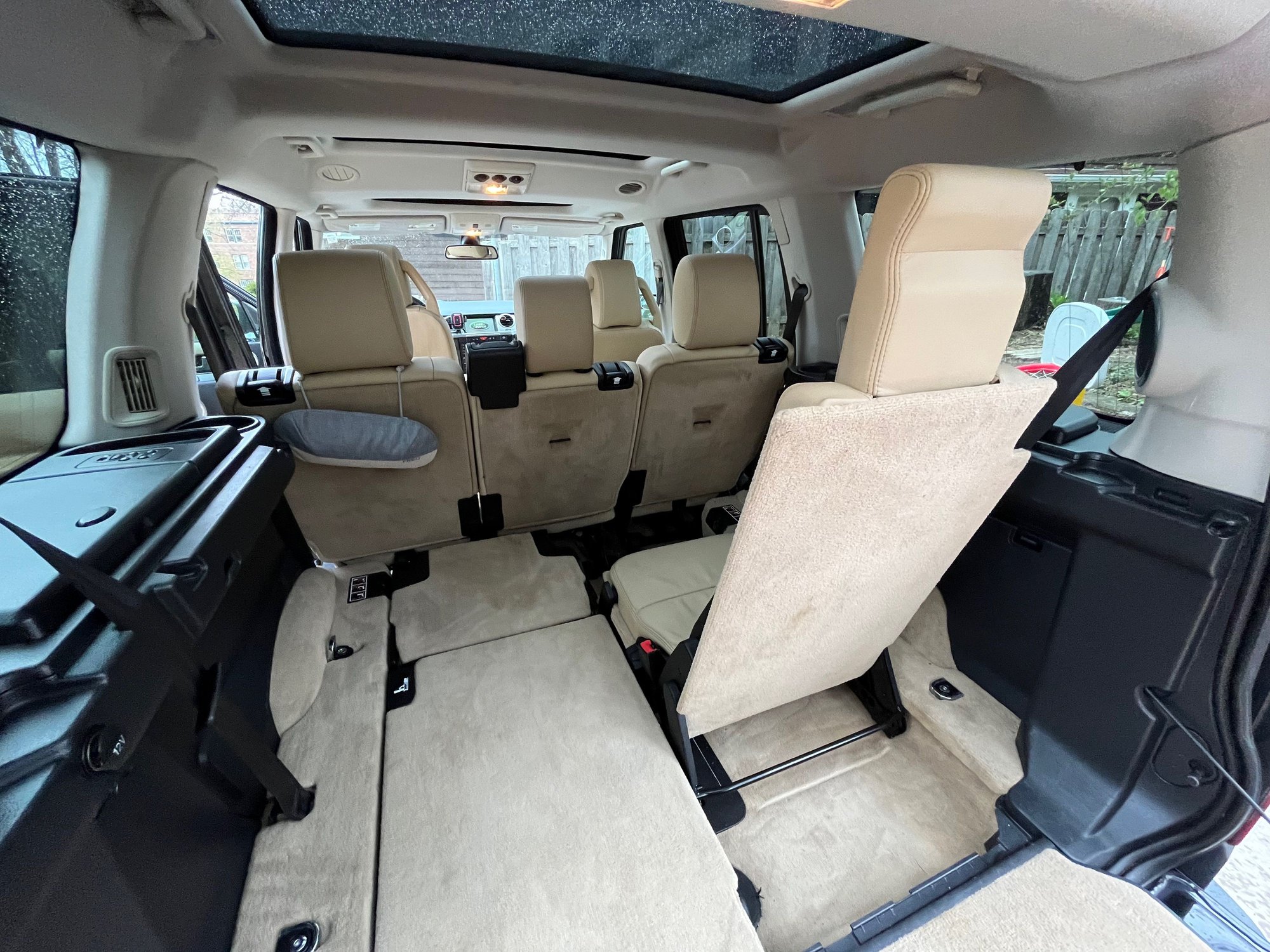 2008 Land Rover LR3 - 2008 LR3 HSE in great mechanical shape - Used - VIN SALAG25418A460581 - 116,000 Miles - 8 cyl - 4WD - Automatic - SUV - Black - Madison, WI 53706, United States