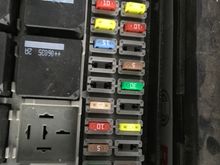 Yellow fuse in lower right is in the correct spot for the EAS ECU to work correctly.
