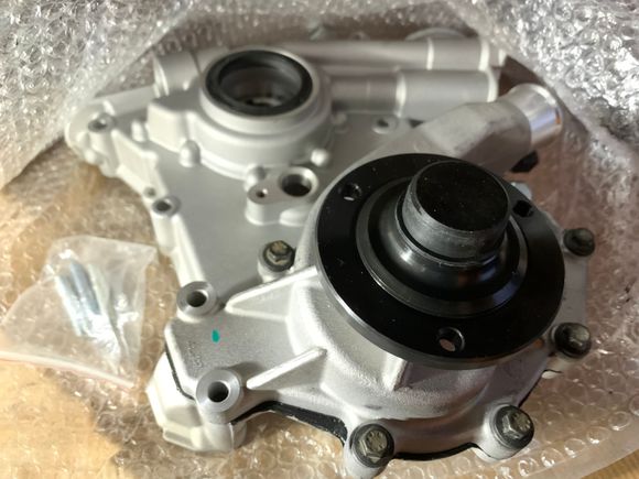 Hopefully this won’t screw up the water pump gasket seal since I already installed it and torqued the bolts. Used black RTV - maybe I should’ve used red right stuff. 