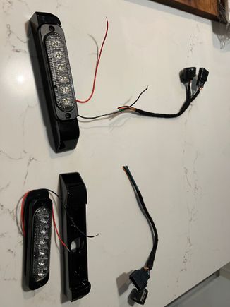 Super easy to put together the plinth and the lights. Crimps were a breeze 