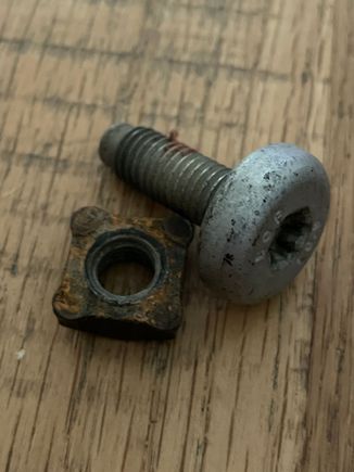 2022 Defender 110 Bash/skid plate mounting hardware weld nut failure 