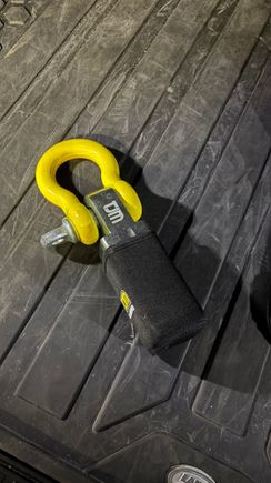 TJM tow bar mounted shackle