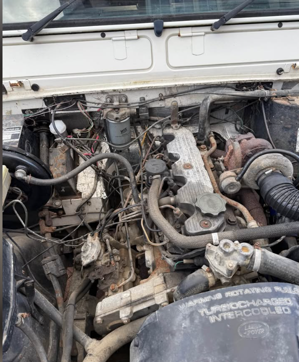1992 Land Rover Range Rover - 1992 Land Rover 90 - 2.5 diesel – 200 tdi - Used - VIN SALLDVAF7JA907285 - 129,000 Miles - 2 cyl - 4WD - Manual - Van - Eastbourne BN21, United Kingdom