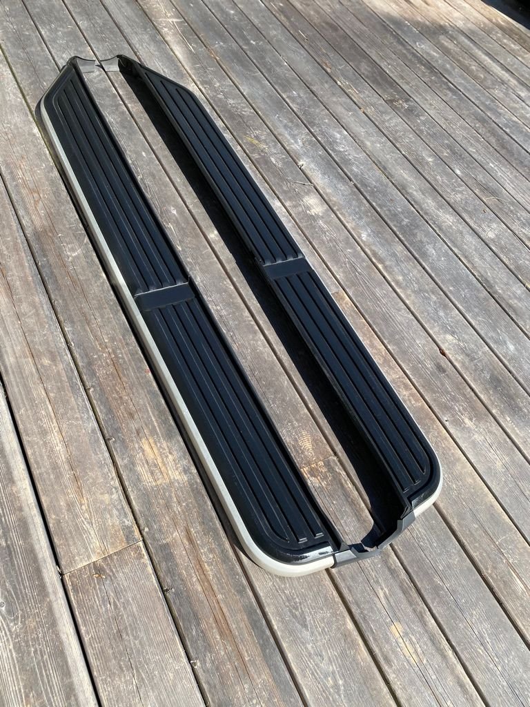 Exterior Body Parts - Lr4 OEM Side Steps / Running Boards - Used - 2010 to 2016 Land Rover LR4 - New York, NY 12719, United States