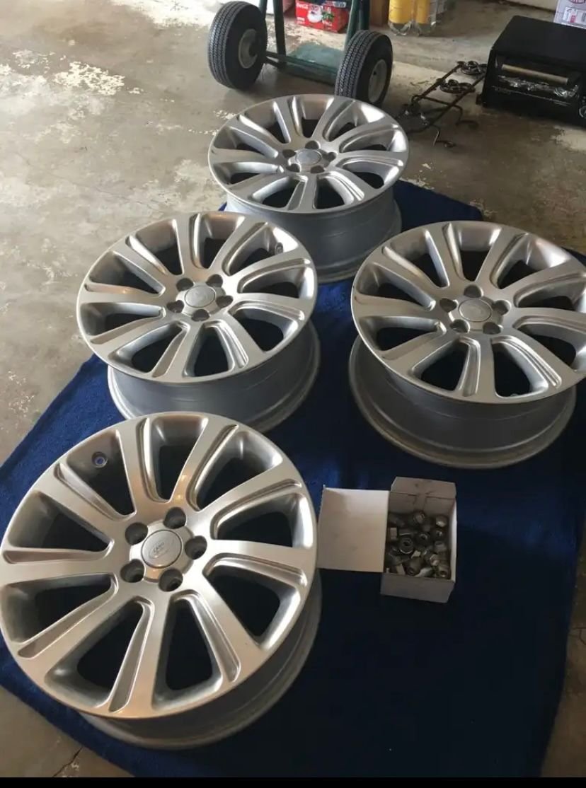 Wheels and Tires/Axles - I have two sets of Land Rover rims for sale in Dallas,TX - Used - All Years  All Models - Dallas, TX 75229, United States