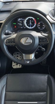 Good evening! I am interested in buying a Lexus 450h f sport and I looked at that dealership that I have available. But I never looked at a Lexus RX steering wheel that way, it looks like the original leather was torn off. I asked the dealer and I am waiting for the answer. What do you think? Another thing, it is always good to avoid corporate car, what tips can you tell me to evaluate the conditions of the Lexus RX 450h f sport. Thanks!