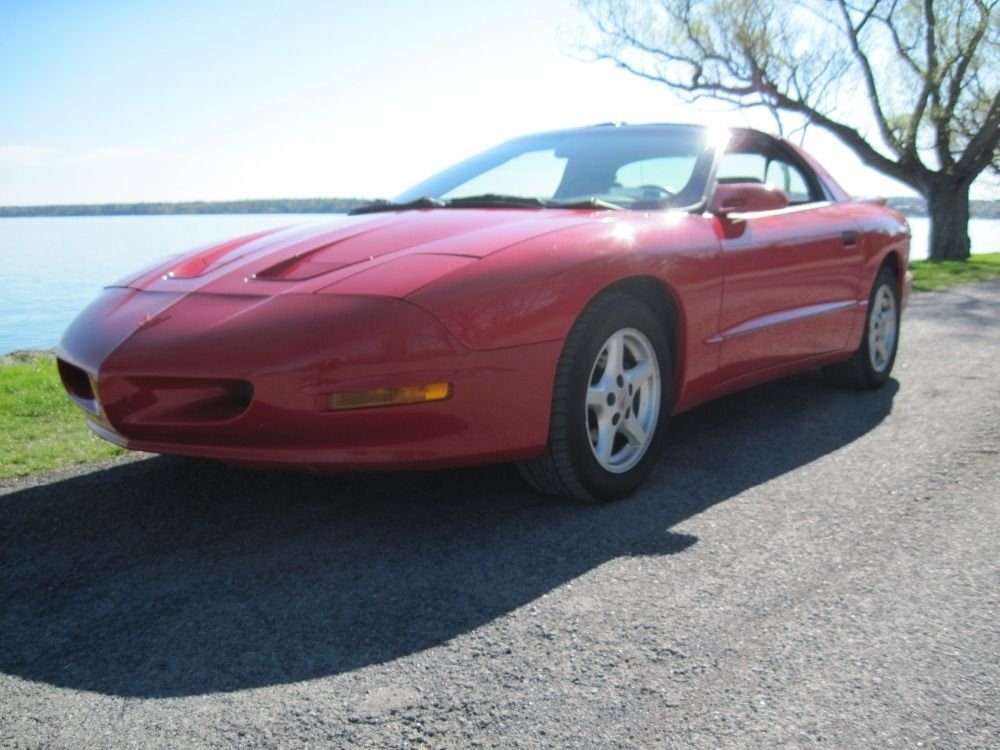 1997 Pontiac Firebird - 1997 Pontiac Firebird Formula - Used - VIN 2G2FV22P9V2212584 - 194,000 Miles - 8 cyl - 2WD - Manual - Coupe - Red - Canandaigua, NY 14424, United States