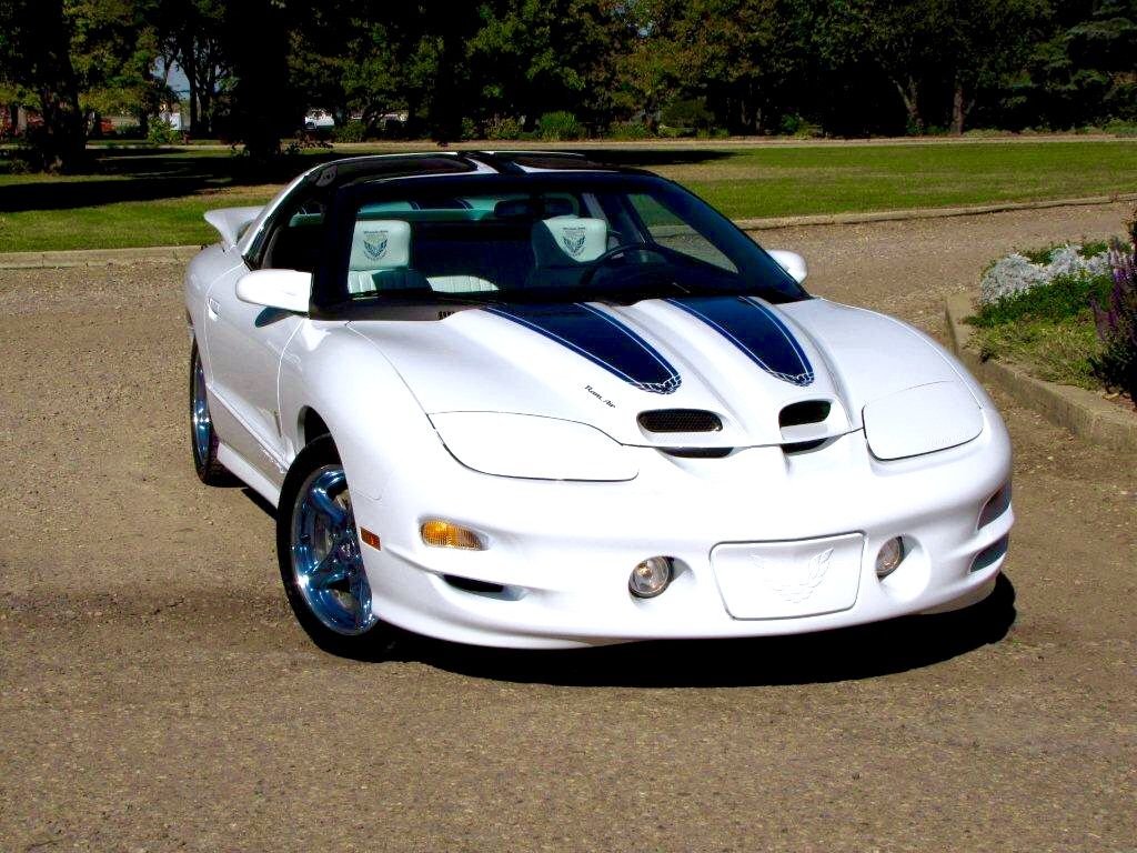 1999 Pontiac Firebird - 30th Anniversary Trans Am - Used - VIN 2G2FV22G9X2224639 - 8 cyl - 2WD - Manual - Coupe - White - Lethbridge, AB T1H7B7, Canada