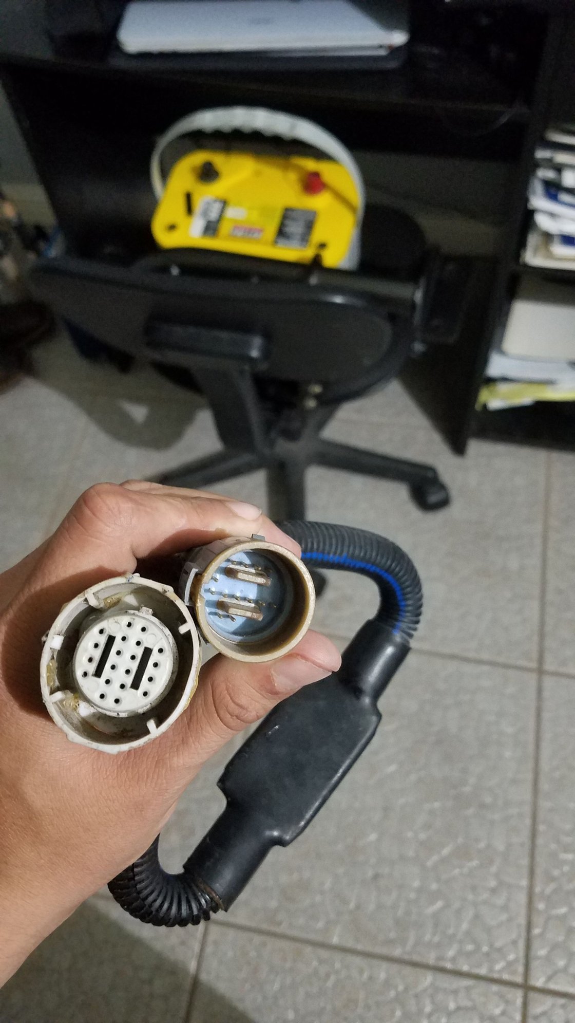  - Ftp 98 mm lid, high rise airbox, lokar dipstick, 4l80 crossmember /harness - San Juan, TX 78589, United States