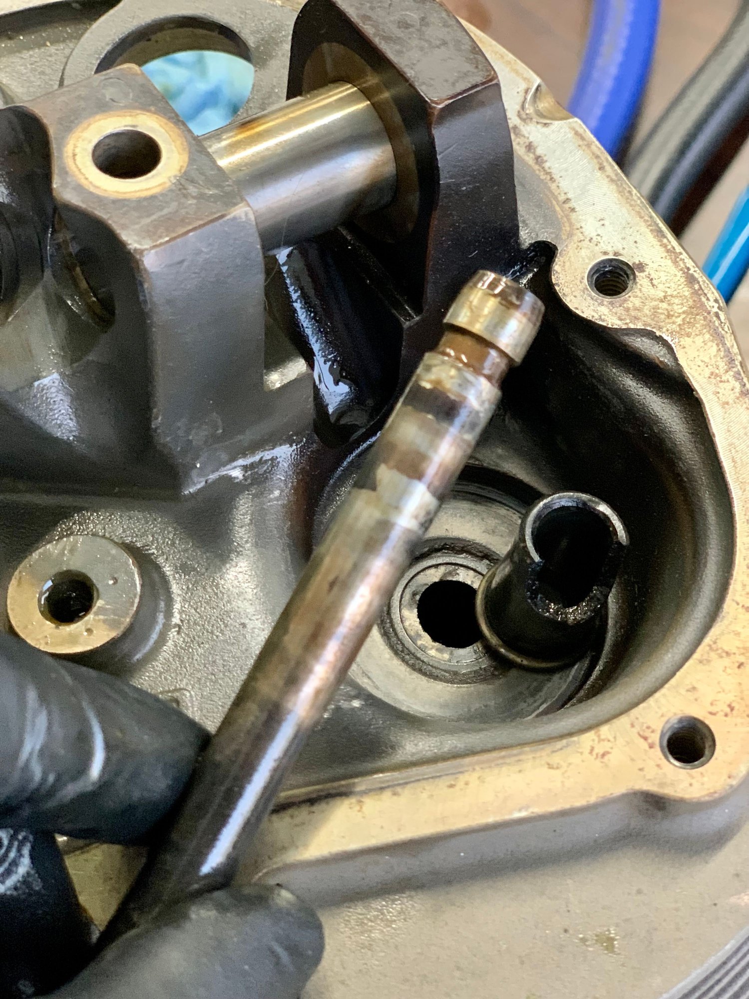 Broken exhaust valve guide - Continental TSIO-520-NB