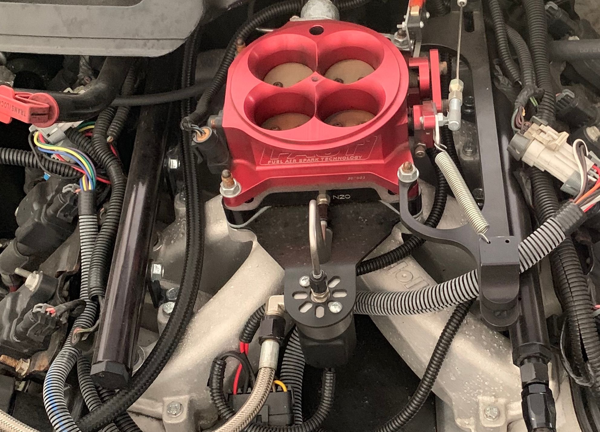 Holley Single Plane Intake, FAST 4150 Throttle Body, Nitrous Outlet