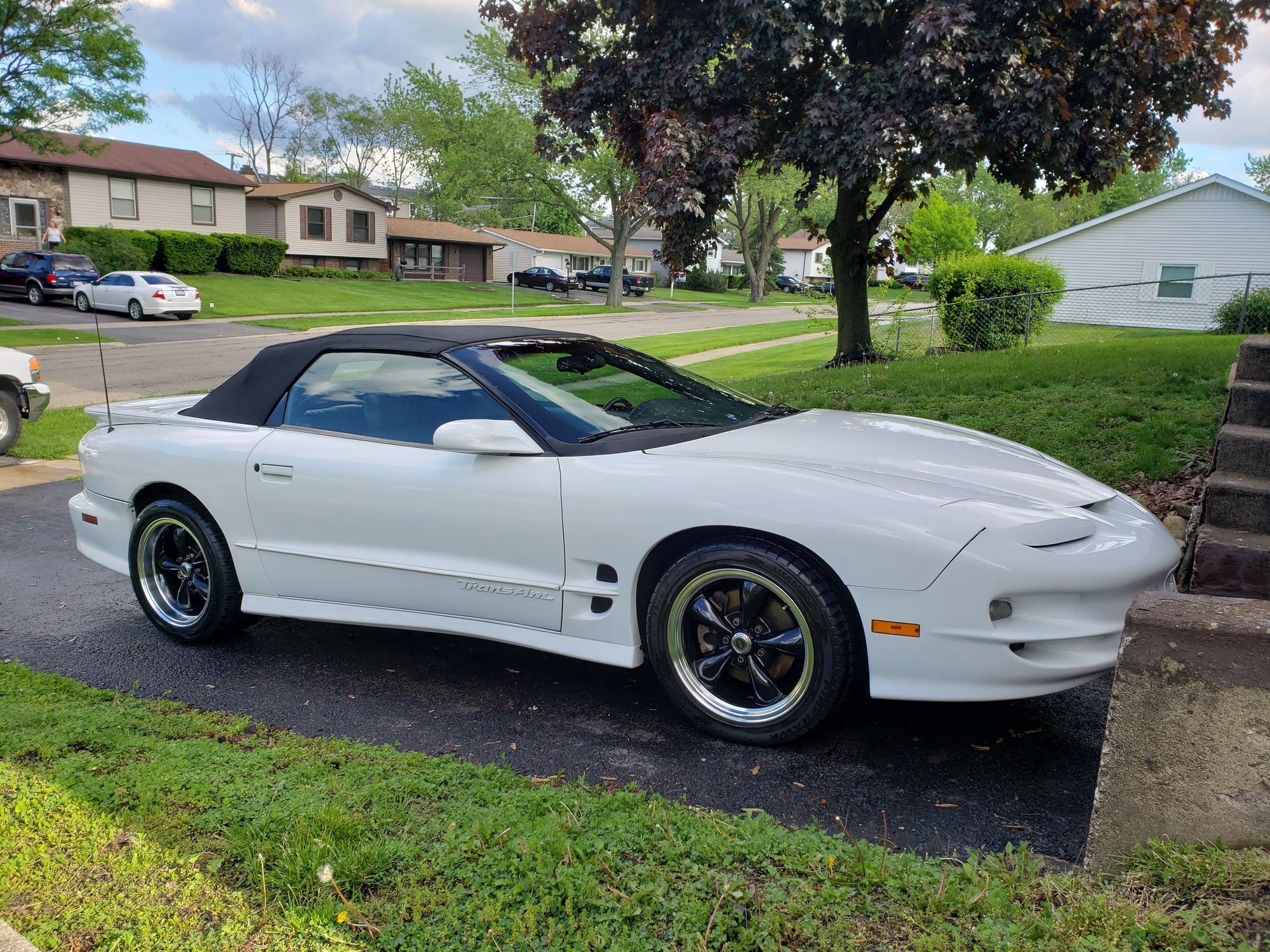 1998 Pontiac Firebird - 1998 Pontiac Trans am convertible unmolested all stock - Used - VIN 2G2FV32GXW2219177 - 119,000 Miles - 8 cyl - 2WD - Automatic - Convertible - White - Hanover Park, IL 60133, United States