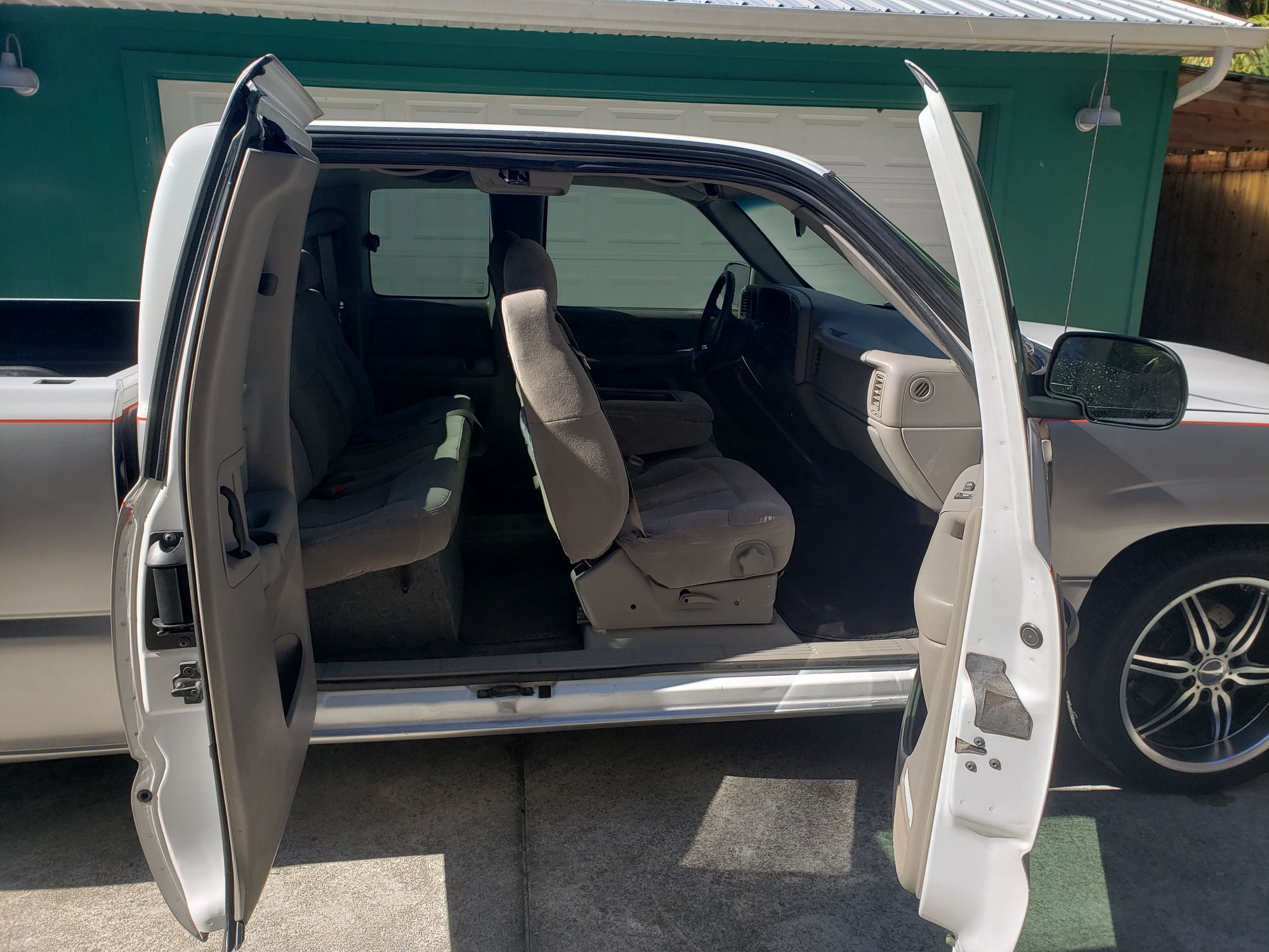 2000 Chevrolet Silverado 1500 - 2000 Chevrolet Silverado 1500 Short Bed, 5.3L with a 5 speed manual transmission - Used - VIN 2gcec19w2y1242248 - 143,000 Miles - 8 cyl - 2WD - Manual - Truck - Silver - Melbourne, FL 32934, United States