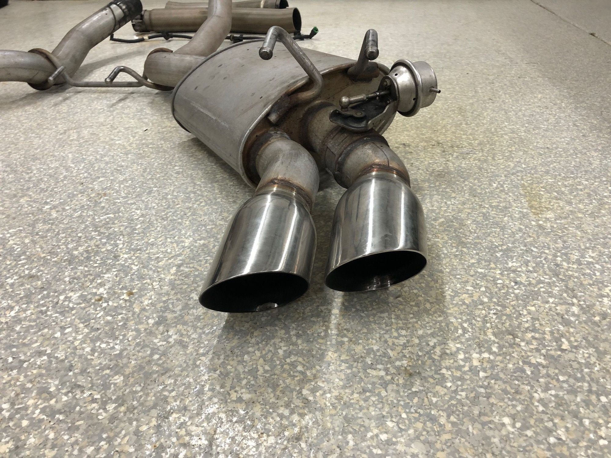 Engine - Exhaust - 2012-2015 Chevy Camaro ZL1 1LE NPP BI MODE Dual Exhaust Quad Tip Mufflers Used GM - Used - 2012 to 2015 Chevrolet Camaro - New Lenox, IL 60451, United States