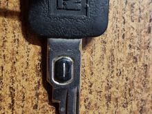 Does the car use this type of key?