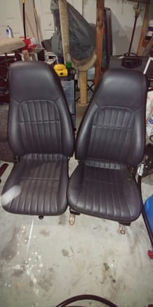 Seats are a 9/10 I'd say considering their age, could use a cleanup and some leather conditioning.