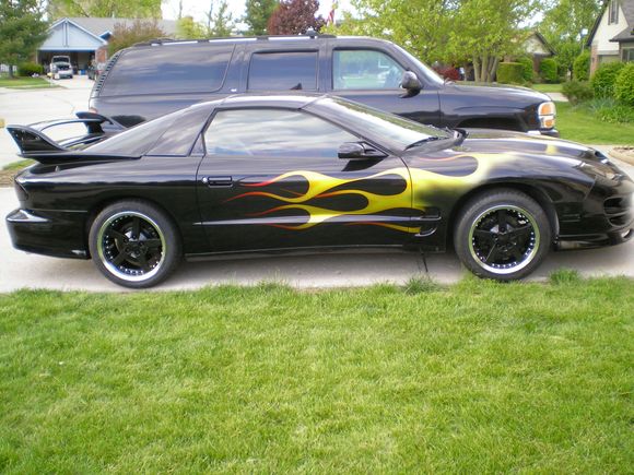 907
