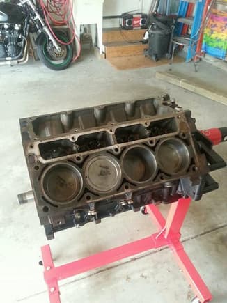 6.0L Block with Lq4 Pistons and crank