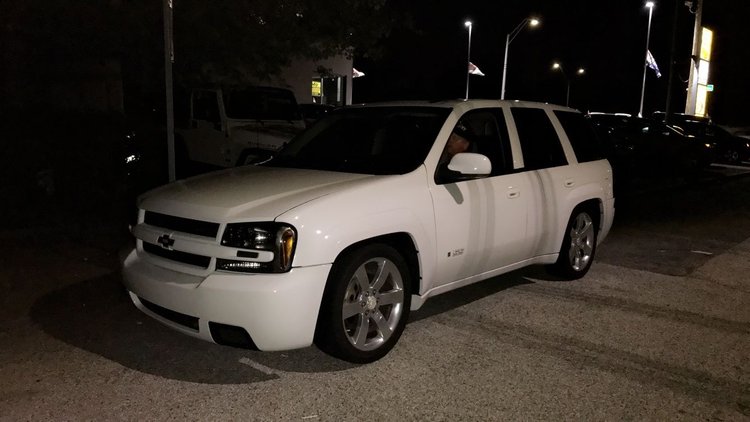 2007 Chevrolet Trailblazer - 2007 Chevy Trailblazer SS - Used - VIN 1GNES13H972261656 - 8 cyl - 2WD - Automatic - Truck - White - Bellmore, NY 11710, United States