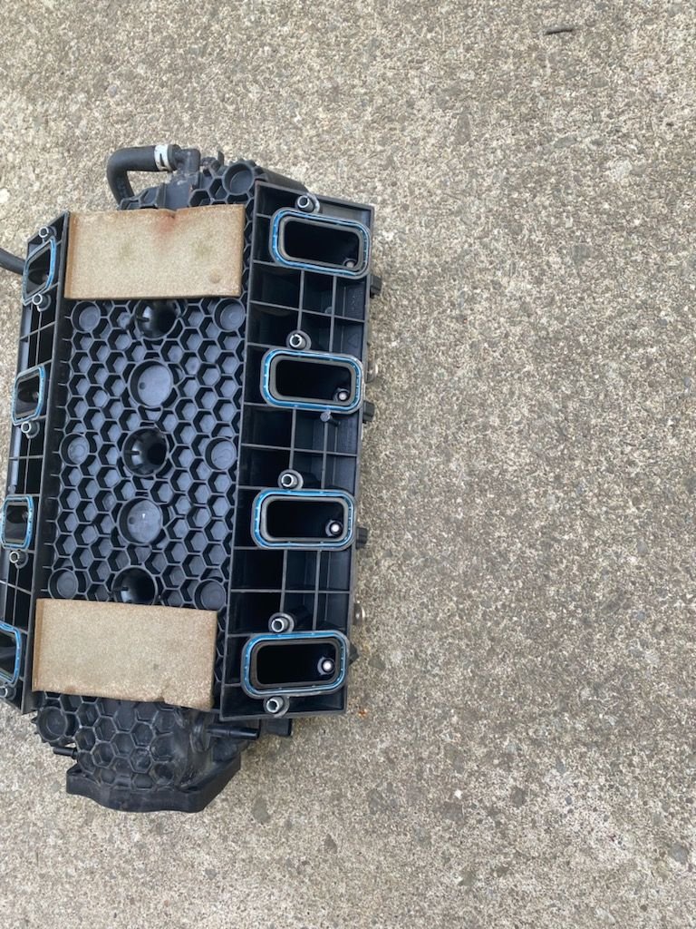 Engine - Intake/Fuel - 2016 Chevy SS LS3 Intake - Used - 2008 to 2016 Any Make All Models - Lockport, NY 14094, United States