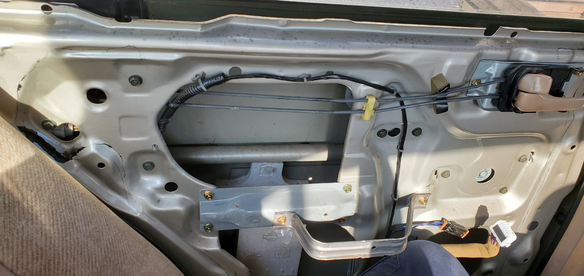 HOWTO Install universal door lock actuators. Front and Rear. Maxima