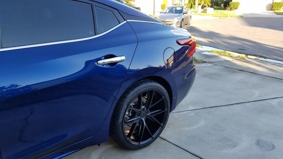 Here you go. Still don't know how I feel about them.  20x9 in the front 20x10 rear.