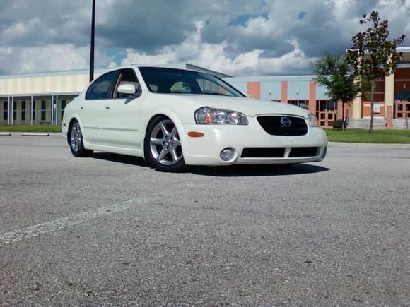 i dont go to class but i take pictures at a school