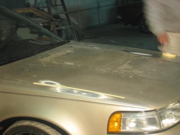 Remove the hood scoop to work better,i did a restoration.