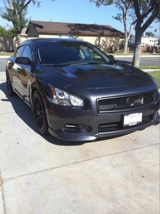 blacked out cmod grille w/ black nissan emblem