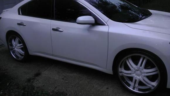 ALL WHITE. 22s