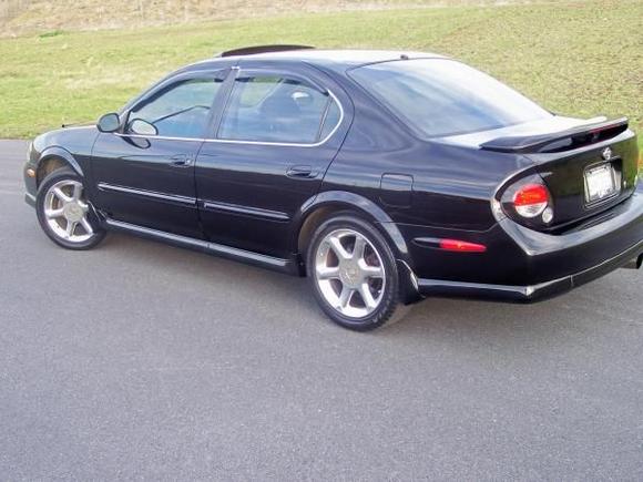 01 Maxima 20th Anniversary (in 2009) with minor mods...