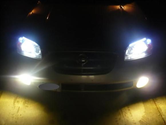 lights 
 hid 3000k fogs, led strip on top, led running lights