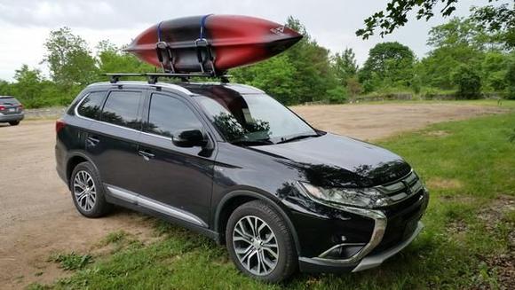 2016 Mitsubishi Outlander GT V6 S AWC, Thule Hull a Port 835PRO, Ascend D10 Sit In Kayak  (11)