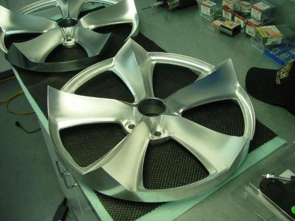 here are the front wheel centers before we mounted them in the shell