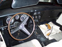 Full gauges with rim blow steering wheel