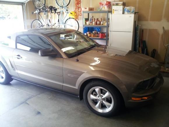 2005 Mustang V6