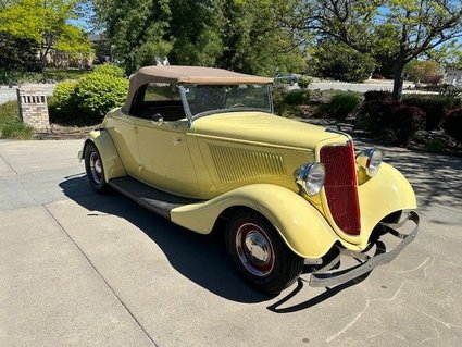 1934 Ford Full Fender Roadster, 10,700 Miles
